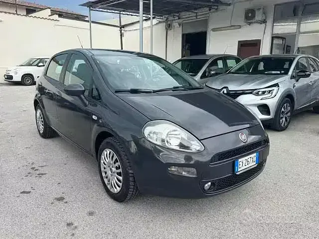 Usata Fiat Punto 77 CV (56 kW) 2015 Grigio Utilitaria