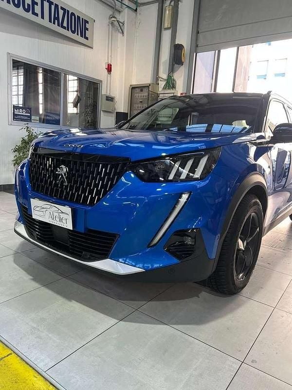 Usata Peugeot 2008 Allure 131 CV (96 kW) 2020 Blu/azzurro SUV