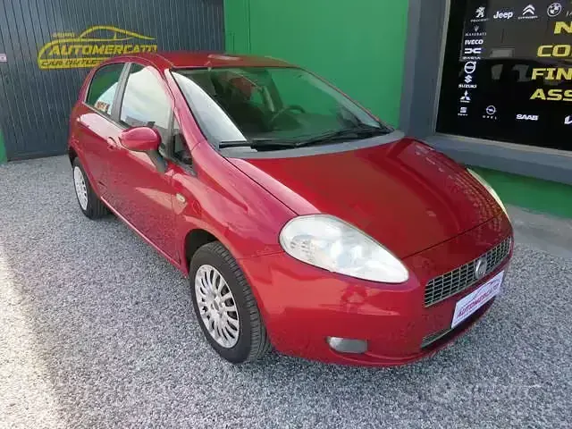 Usata Fiat Grande Punto Dynamic 77 CV (56 kW) 2009 Rosso Utilitaria