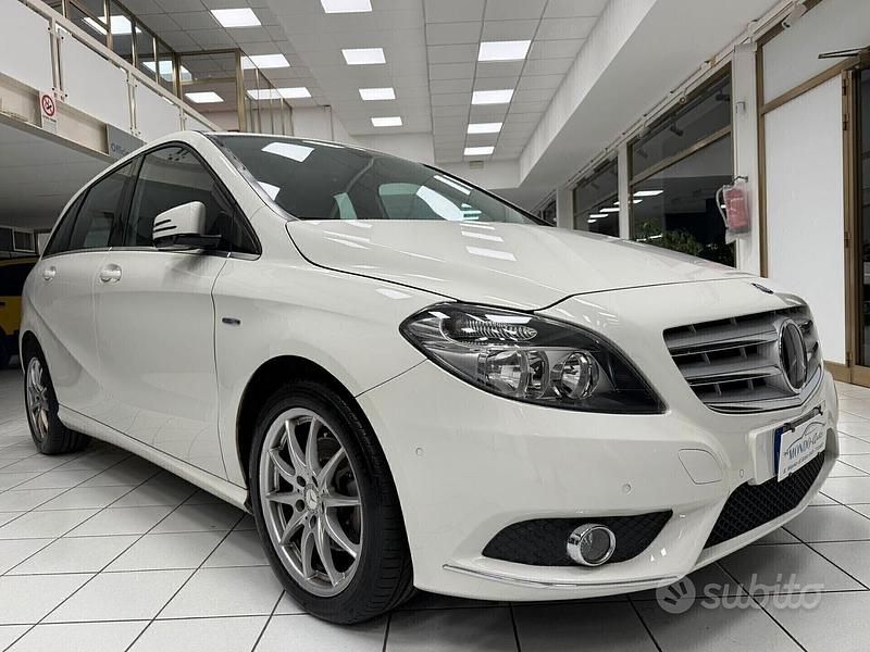 Usata Mercedes B200 Executive 136 CV (100 kW) 2012 Bianco Monovolume