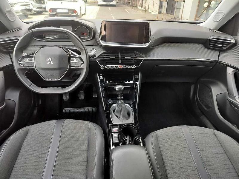 Usata Peugeot 2008 Allure 101 CV (74 kW) 2021 Grigio SUV