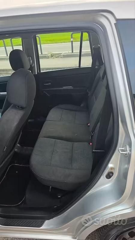 Usata Mazda 2 68 CV (50 kW) 2005 Grigio Utilitaria