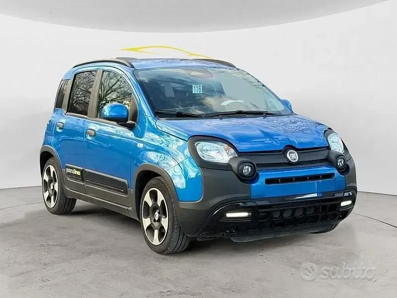 Usata Fiat Panda Cross Cross 69 CV (50 kW) 2025 Blu Utilitaria