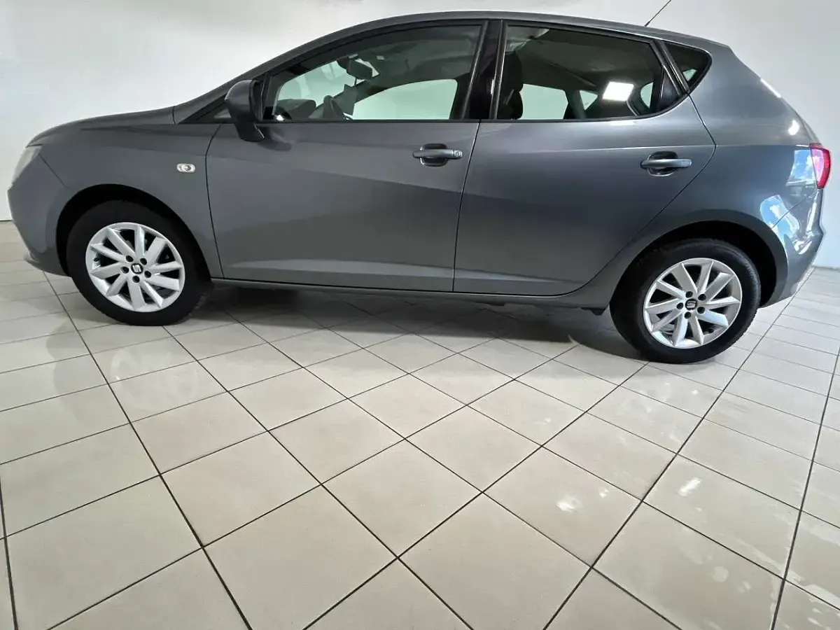 Usata Seat Ibiza Style 75 CV (55 kW) 2014 Grigio