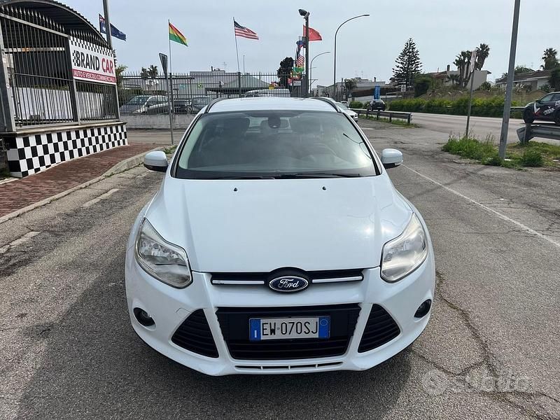 Usata Ford Focus 95 CV (69 kW) 2014 Bianco Station wagon