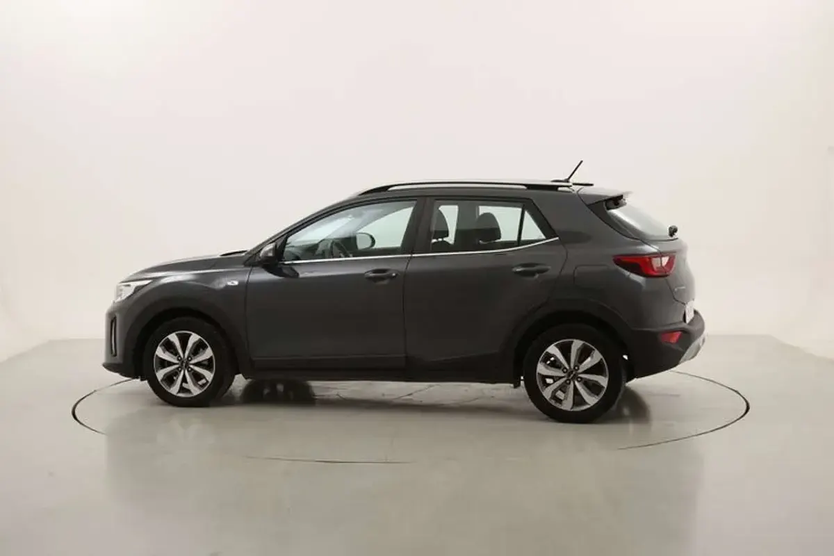 Usata Kia Stonic Style 101 CV (74 kW) 2022 Grigio SUV