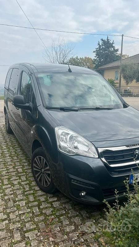 Usata Peugeot Partner 2017 Blu Monovolume