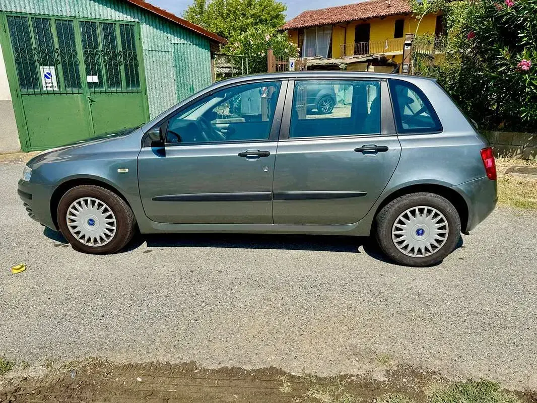 Usata Fiat Stilo Active 103 CV (75 kW) 2005 Verde Berlina