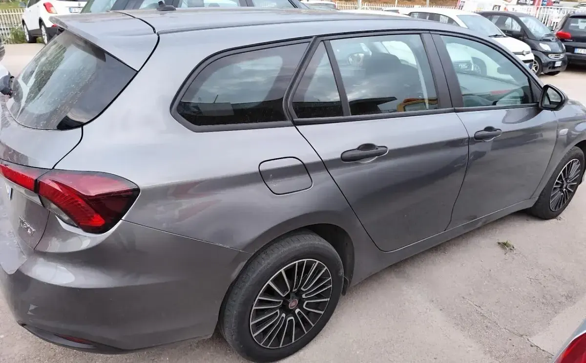Usata Fiat Tipo Sport 131 CV (96 kW) 2021 Grigio Station wagon