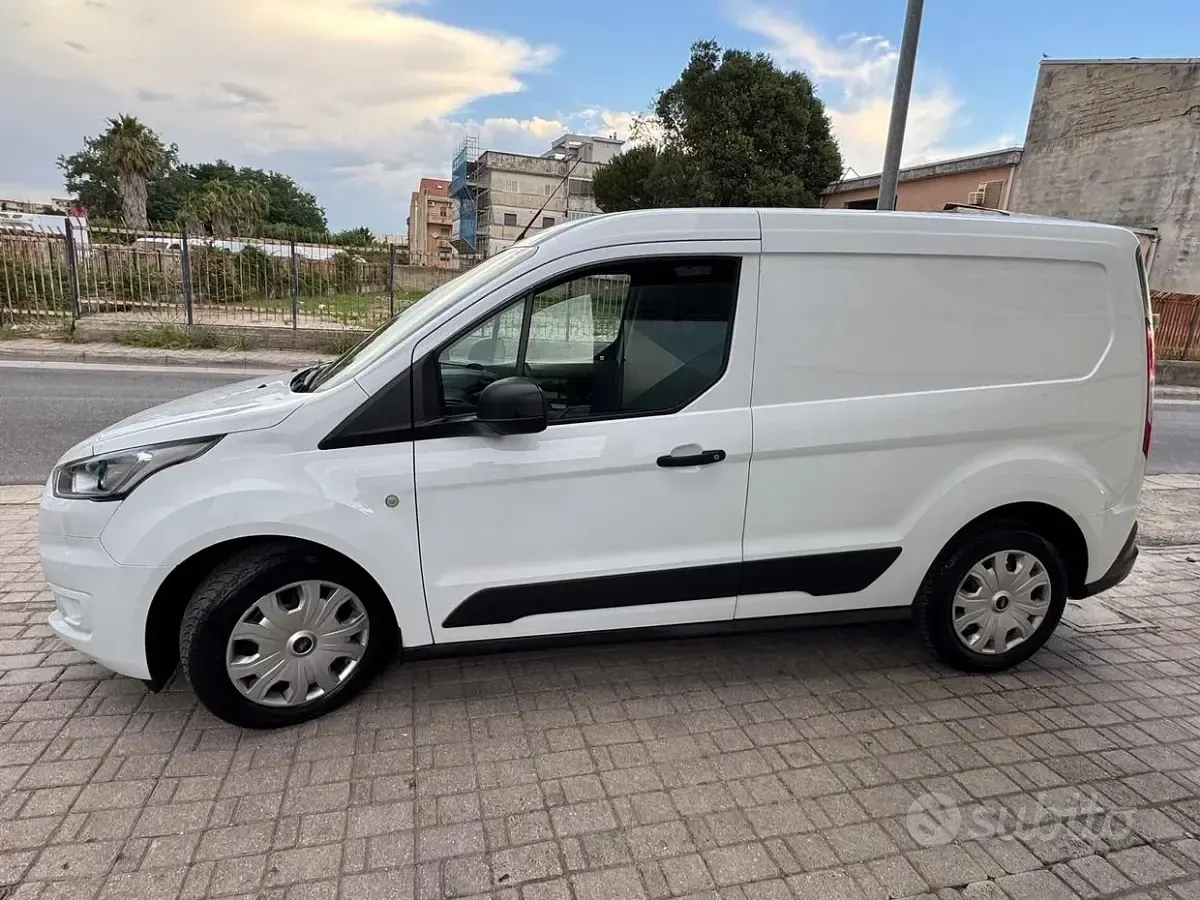 Usata Ford Transit Connect Trend 101 CV (74 kW) 2019 Bianco Monovolume