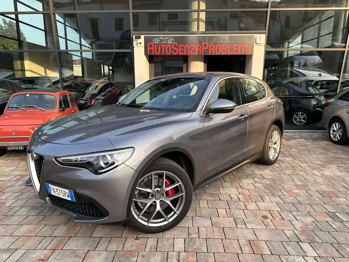 Usata Alfa Romeo Stelvio Executive 280 CV (205 kW) 2018 Argento SUV