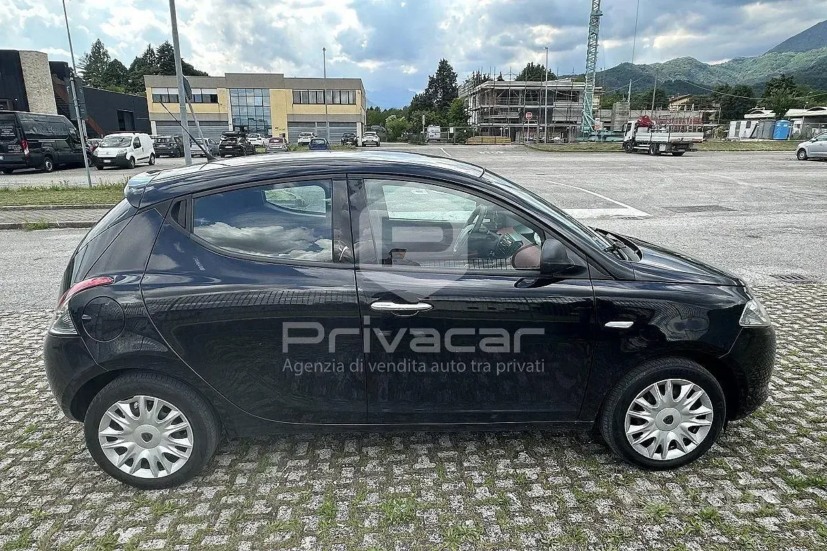 Usata Lancia Ypsilon Silver 69 CV (50 kW) 2014 Nero Utilitaria