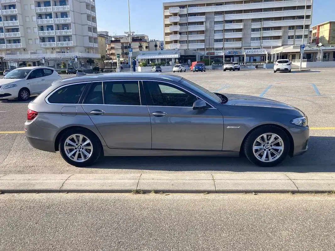 Usata BMW 520 190 CV (139 kW) 2016 Argento Station wagon
