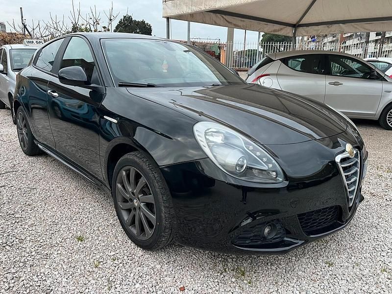Nero Usata 2013 Alfa Romeo Giulietta Tre volumi | 6900 € (Buon prezzo) - Immagine 1/4