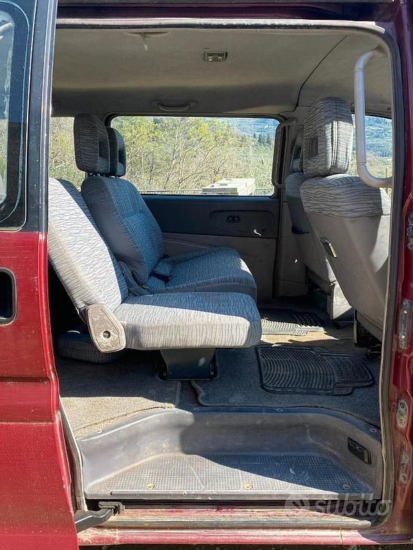 Usata Mitsubishi Space Gear 99 CV (72 kW) 1997 Rosso Monovolume