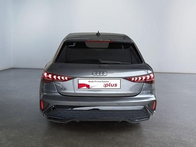 Usata Audi A3 S-Line 150 CV (110 kW) 2025 Grigio Utilitaria