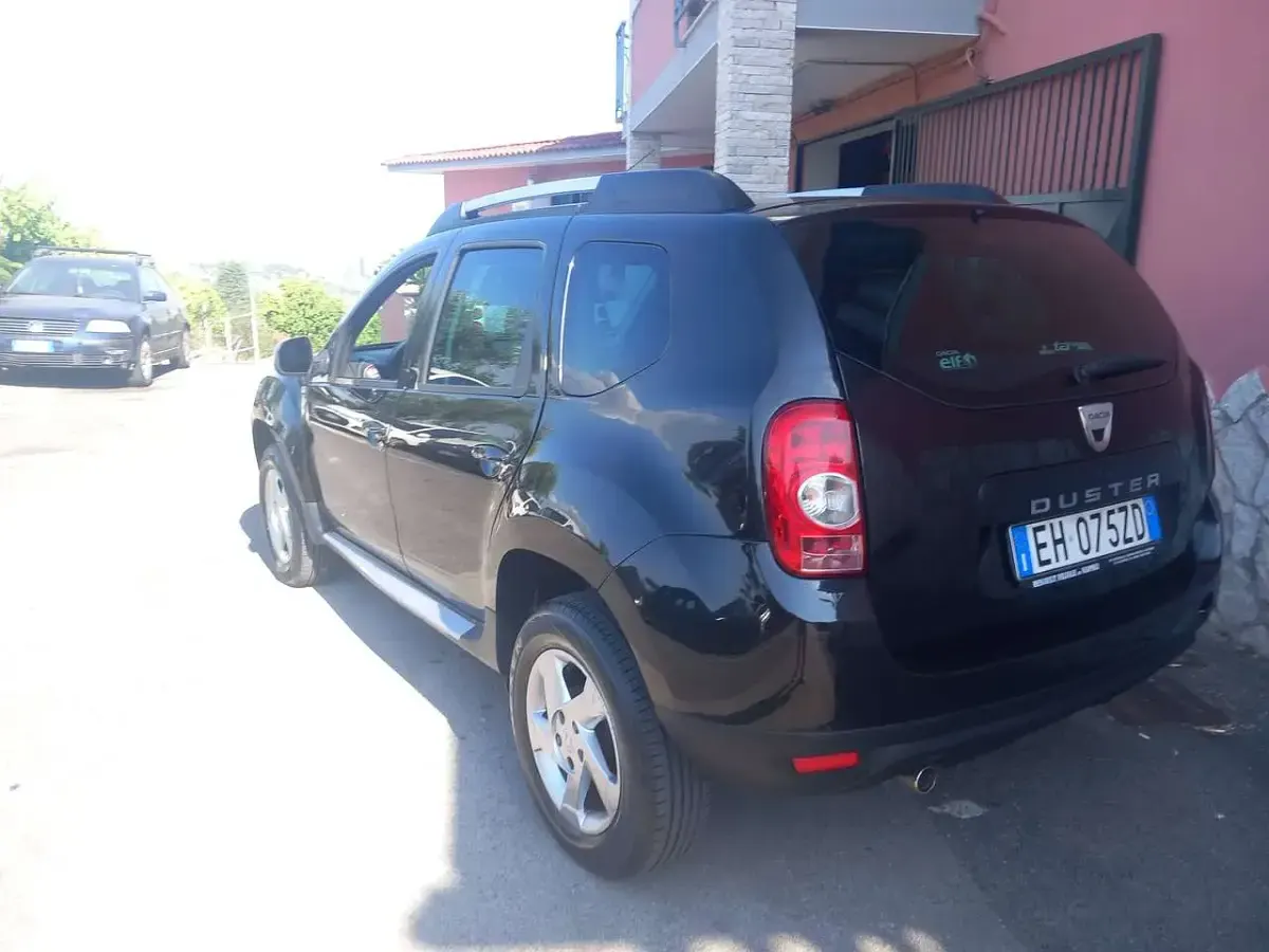Usata Dacia Duster Lauréate 107 CV (78 kW) 2011 Nero SUV