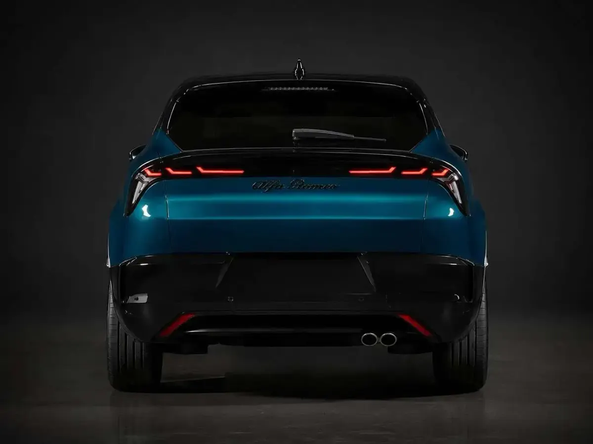 Usata Alfa Romeo Junior Edizione Speciale 61 kW (84 CV) 2025 Diversi colori SUV
