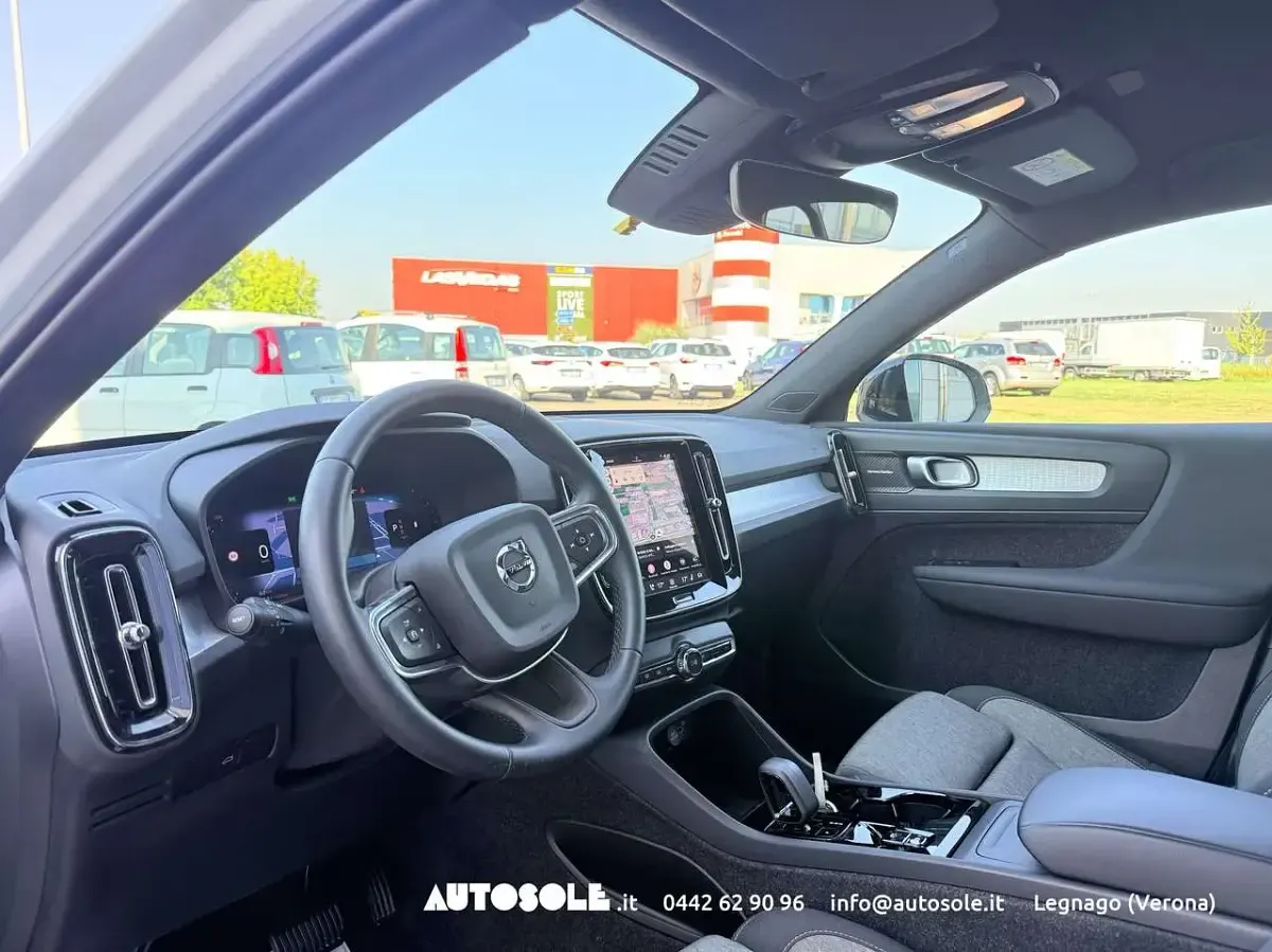 Usata Volvo XC40 Plus 163 CV (119 kW) 2025 Crystal white SUV