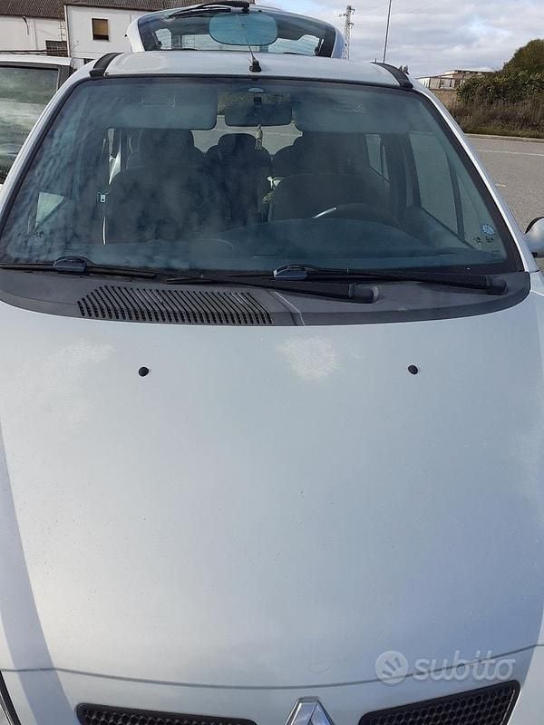 Usata Renault Scénic II 110 CV (80 kW) 2006 Grigio Monovolume