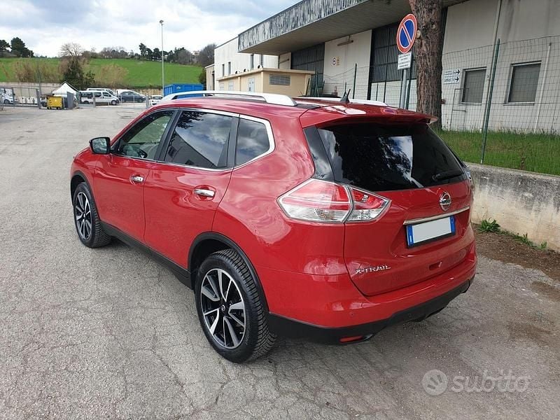 Usata Nissan X-Trail Acenta Premium 131 CV (96 kW) 2015 Rosso SUV