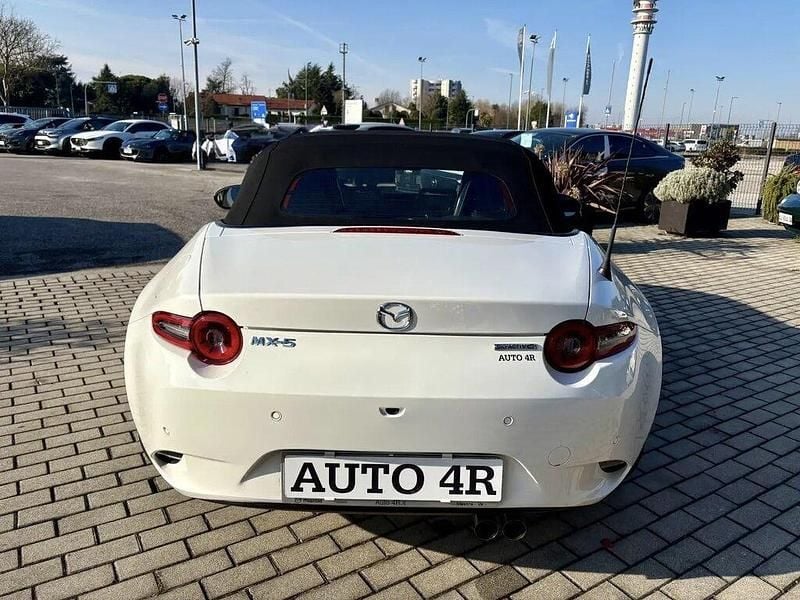Usata Mazda MX5 132 CV (97 kW) 2025 Arctic white Cabrio