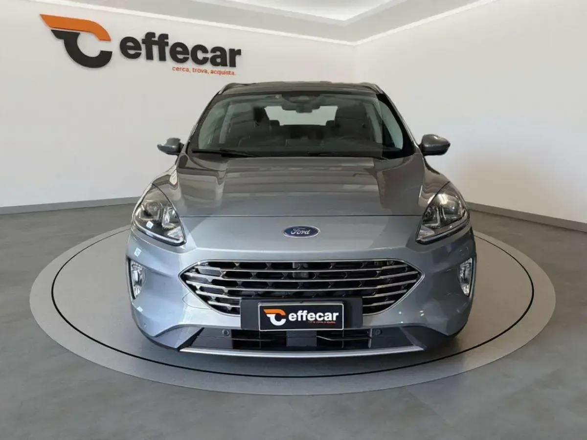 Usata Ford Kuga Titanium 120 CV (88 kW) 2021 Argento SUV