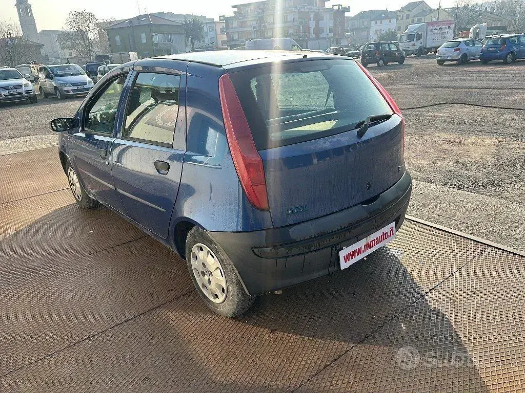 Usata Fiat Punto 60 CV (44 kW) 2000 Blu Utilitaria