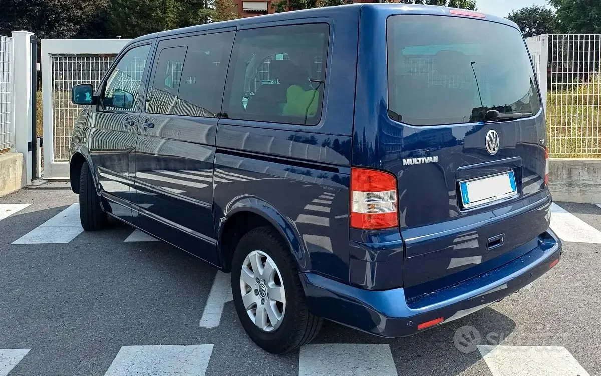 Usata VW T5 131 CV (96 kW) 2009 Blu Furgone