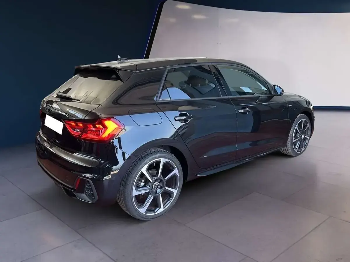 Usata Audi A1 Sportback S-Line 116 CV (85 kW) 2025 Nero Utilitaria