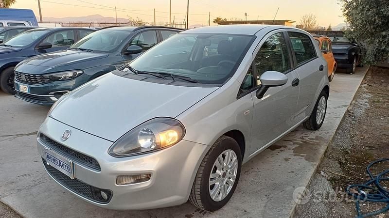 Usata Fiat Punto Street 69 CV (50 kW) 2015 Grigio Utilitaria