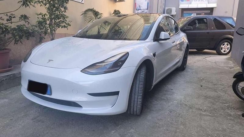 Usata Tesla Model 3 Standard Range 88 kW (120 CV) 2021 Bianco Berlina