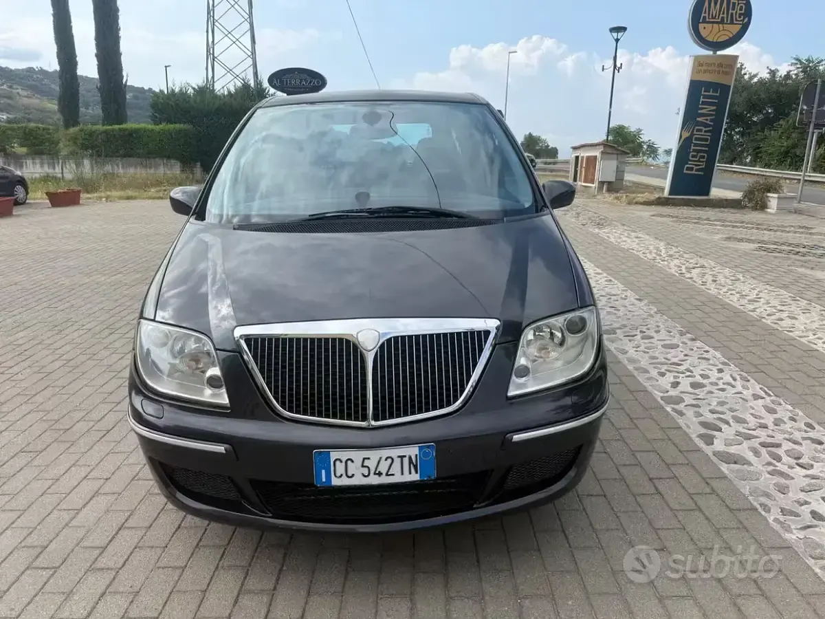 Usata Lancia Phedra 128 CV (94 kW) 2003 Bluazzurro Monovolume