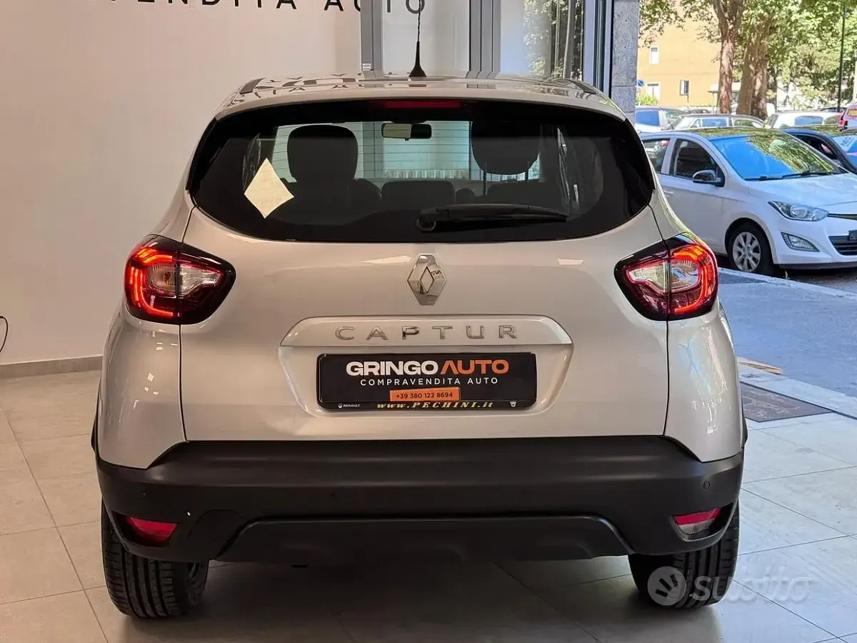 Usata Renault Captur Life 90 CV (66 kW) 2019 Grigio SUV