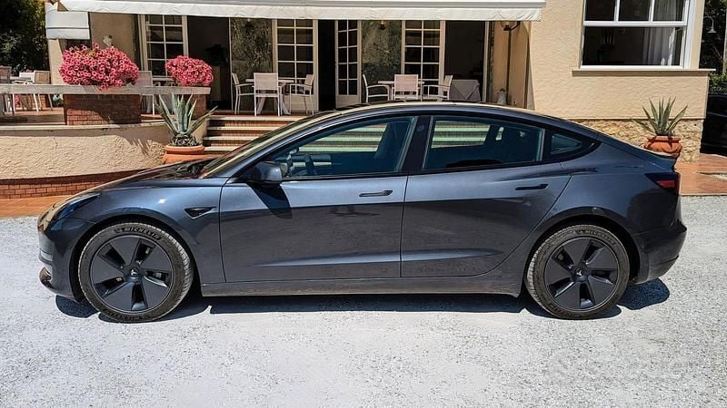 Usata Tesla Model 3 Long Range AWD 366 kW (498 CV) 2021 Berlina