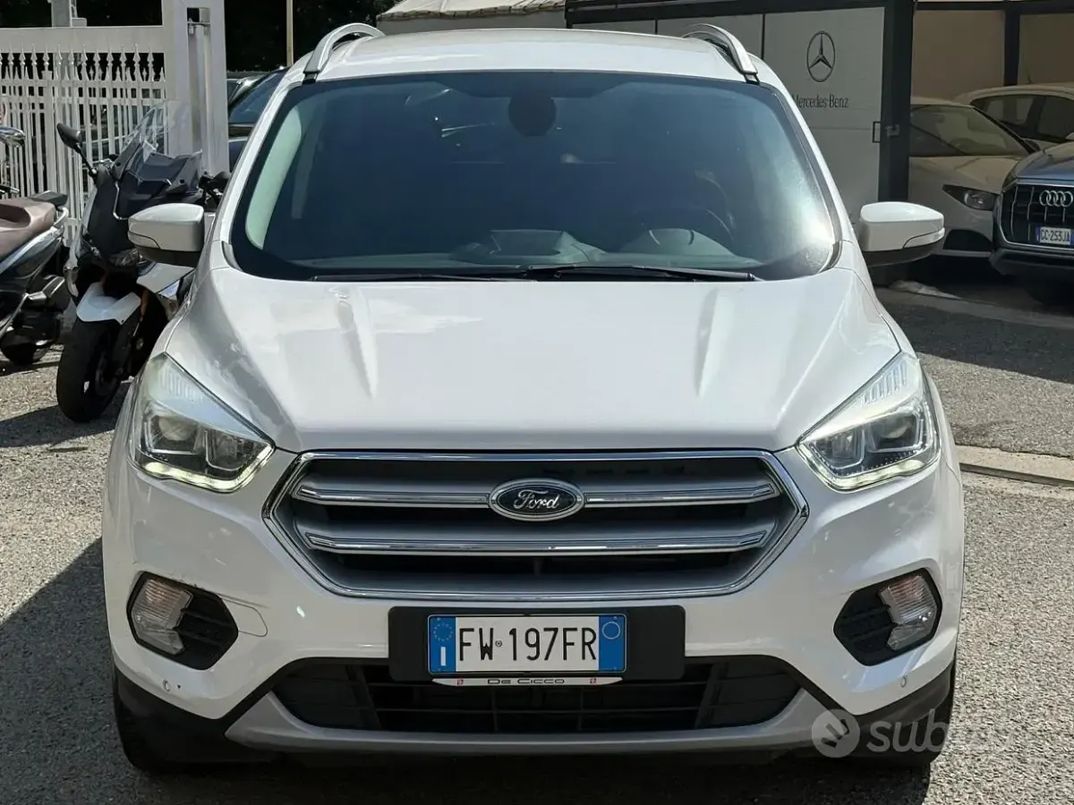 Usata Ford Kuga 120 CV (88 kW) 2019 Bianco SUV