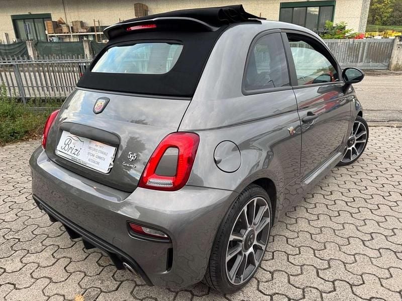 Usata Abarth 595C 165 CV (121 kW) 2024 Grigio Cabrio