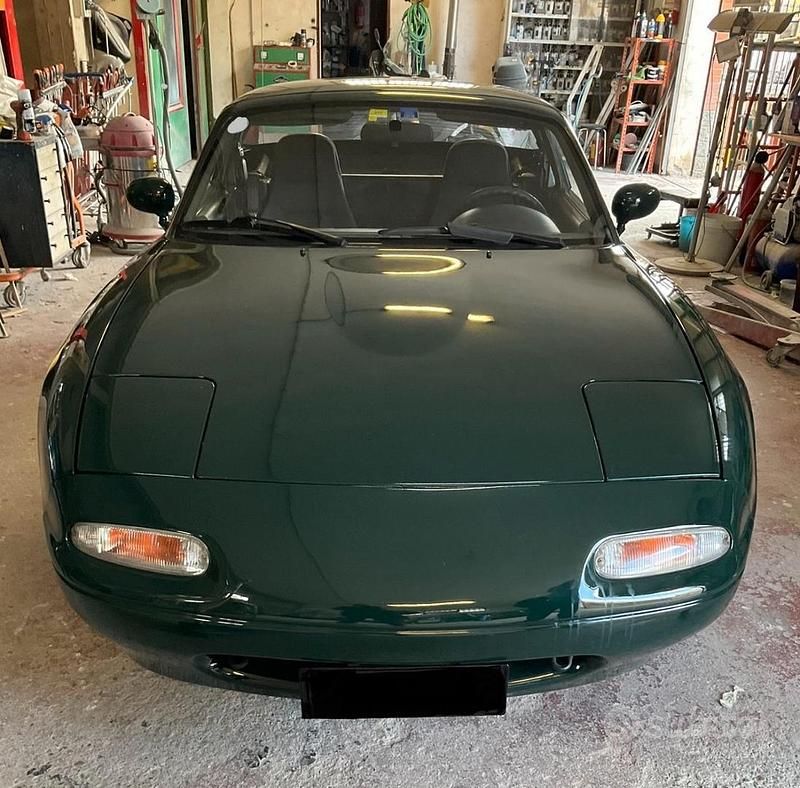 Usata Mazda MX5 90 CV (66 kW) 1996 Verde Cabrio