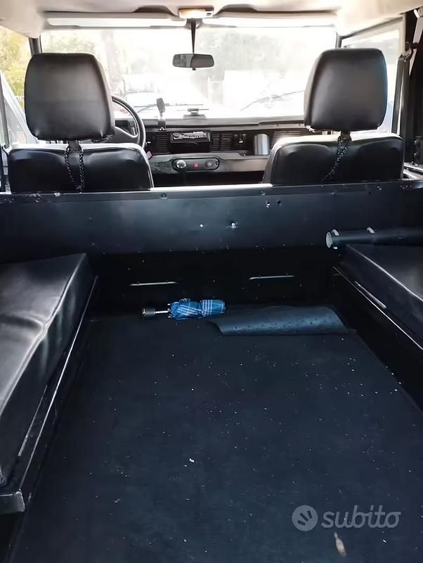 Usata Land Rover Defender 136 CV (100 kW) 1997 SUV