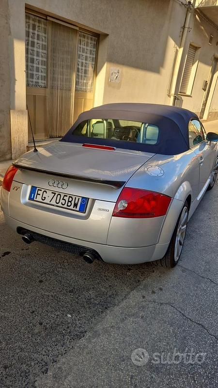Usata Audi TT Roadster 225 CV (165 kW) 2001 Grigio Cabrio