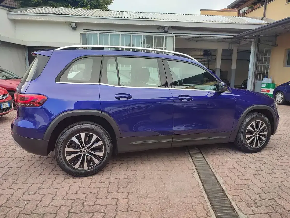 Usata Mercedes GLB220 190 CV (139 kW) 2023 Blu/azzurro SUV
