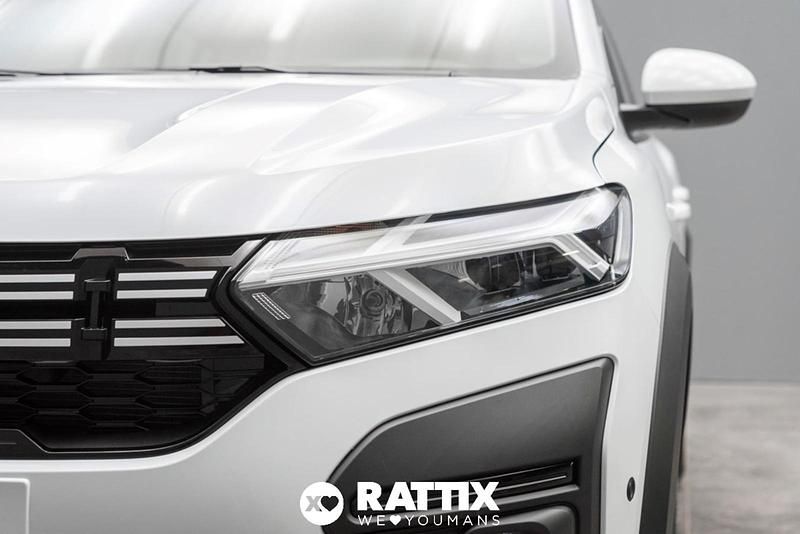 Nuova Dacia Sandero Expression 101 CV (74 kW) 2025 Bianca Utilitaria