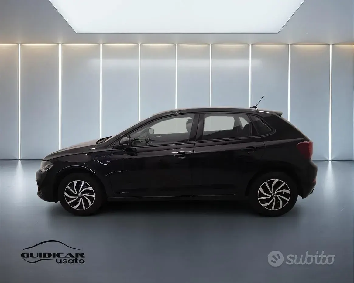 Usata VW Polo Life 95 CV (69 kW) 2023 Nero Utilitaria