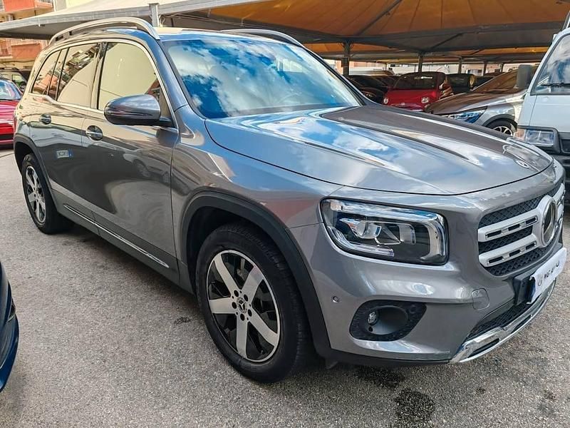 Grigio Usata 2020 Mercedes GLB220 Executive SUV | 28.900 € (Buon prezzo) - Immagine 1/4