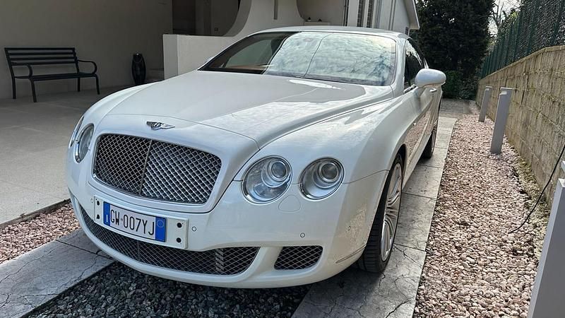 Usata Bentley Continental GT Mulliner 610 CV (448 kW) 2009 Bianco pastello Coupé