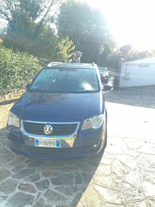 Usata 2008 VW Touran Trendline Monovolume | 3800 € (Buon prezzo) - Immagine 1/4