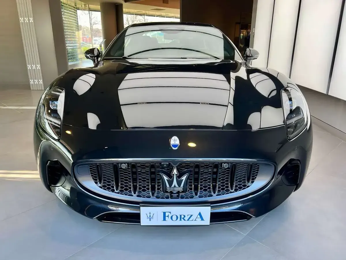 Usata Maserati Granturismo 559 kW (761 CV) 2024 Nero assoluto Coupé