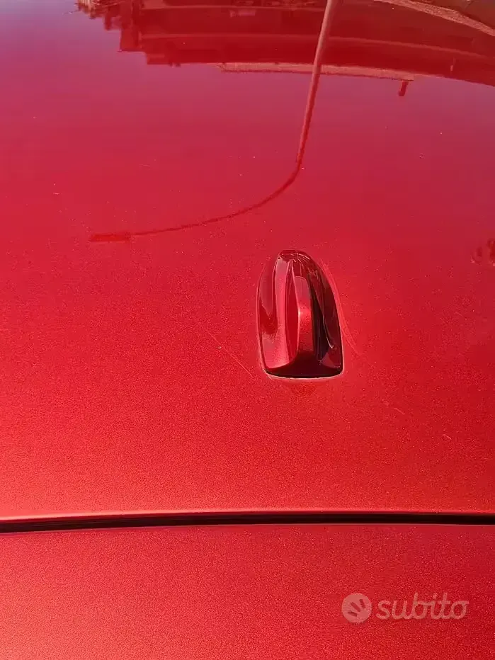 Usata Volvo V40 120 CV (88 kW) 2018 Rosso Berlina