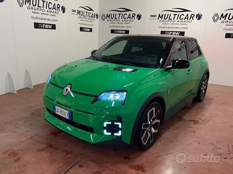 Verde Usata 2024 Renault 5 E-Tech Komfort Berlina | 25.900 € (Super prezzo) - Immagine 1/4