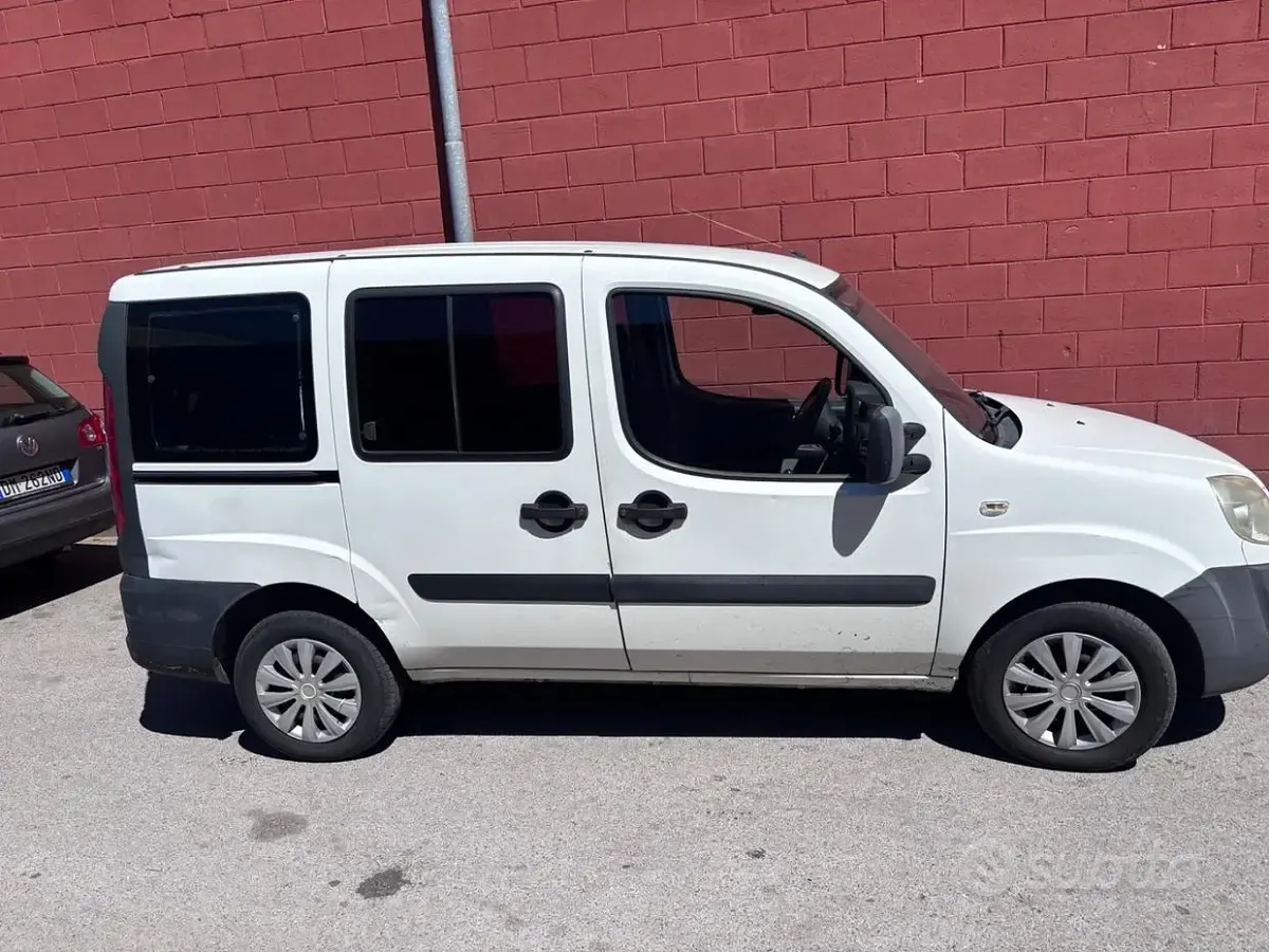Käytetty Fiat Doblò 103 HP (75 kW) 2008 Valkoinen Tila-auto